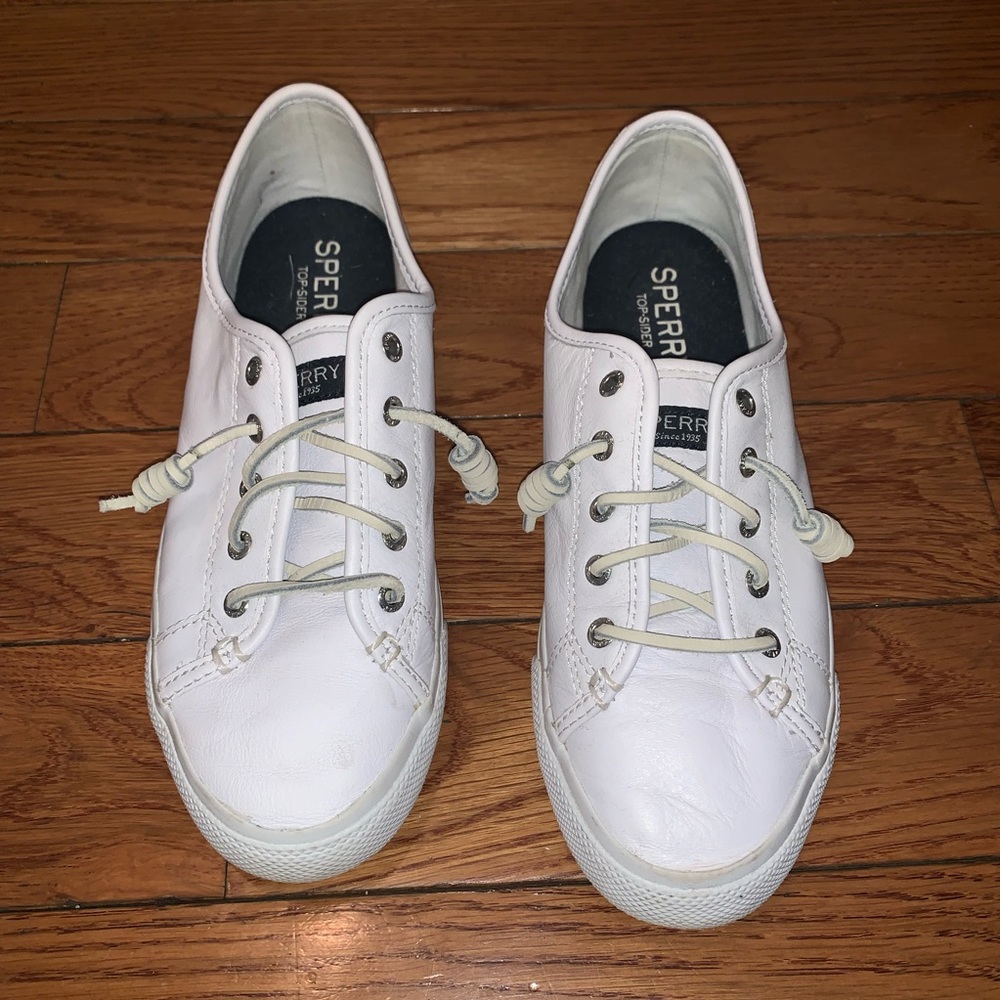 Sperry White Seacoast Fashion Sneaker sz 8